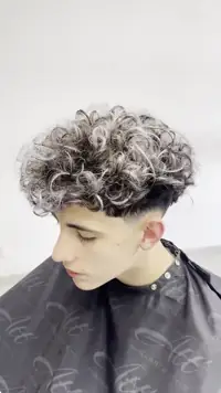Miniatura video galería barbería Att' Barber Style 14